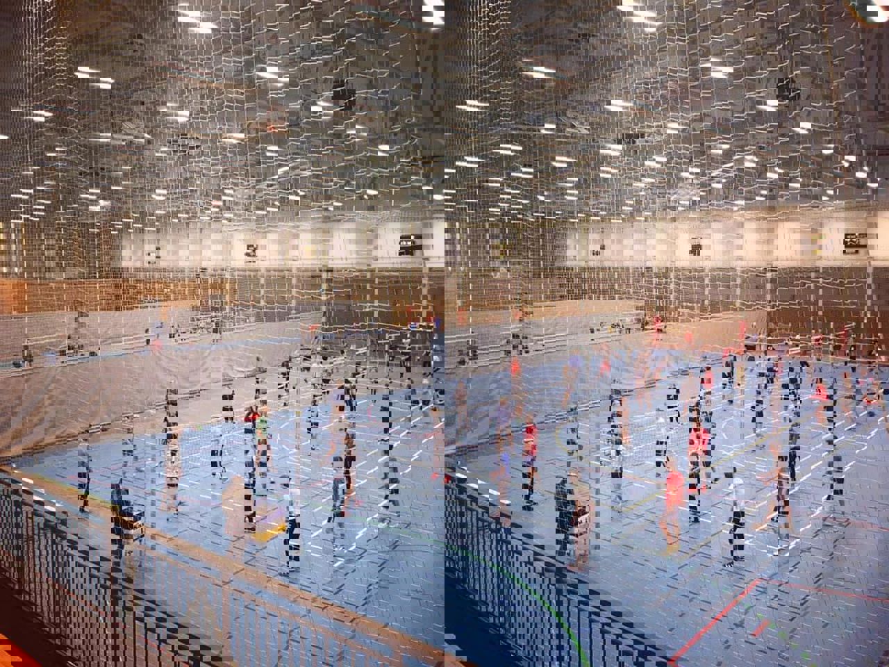 volleyballspel i Trivselshallen