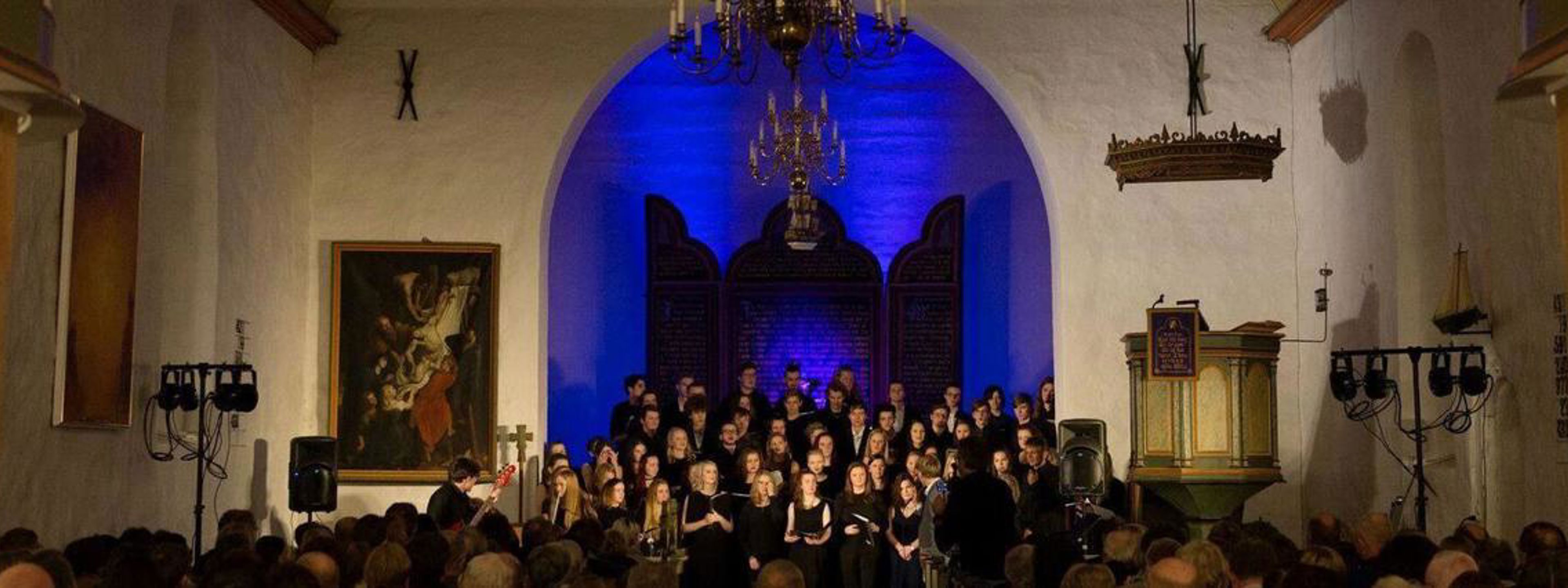 Musikklinjekoret frå ein konsert i Vereide kyrkje